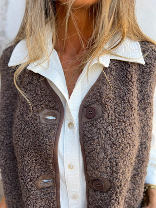 Louise | Gilet bouclé à boutons