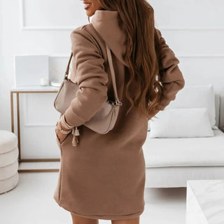 Marlène | Robe chaude à capuche et poches