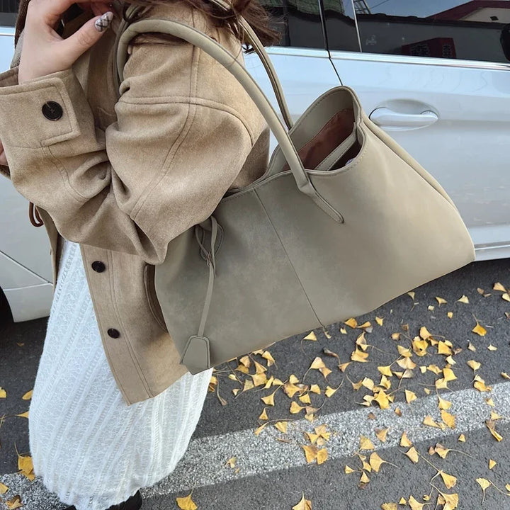 Clémence Montmartre | Sac à main en daim