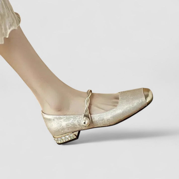 Camille | Babies satinées à talon bijou