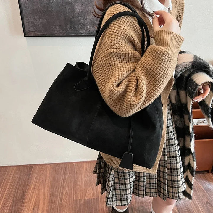 Clémence Montmartre | Sac à main en daim