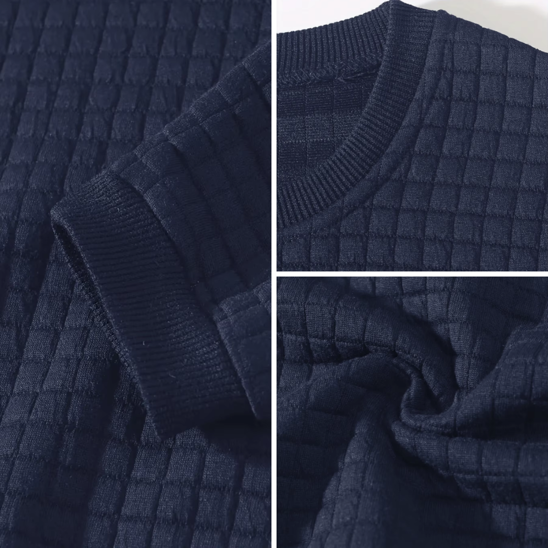 Antoine | Pull élégant à col rond – Bleu marine – détails du col, de la texture et du poignet