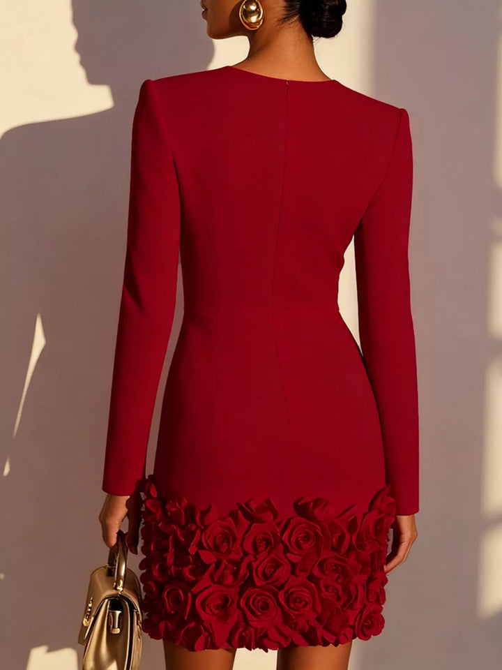 Élise | Robe à col V avec fleur décorative