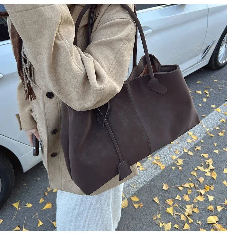 Clémence Montmartre | Sac à main en daim