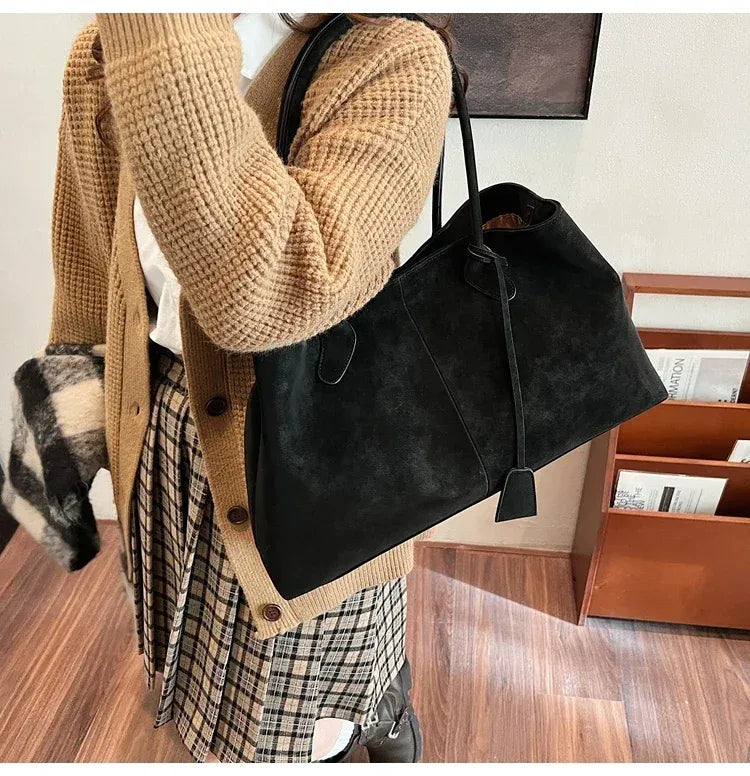 Clémence Montmartre | Sac à main en daim
