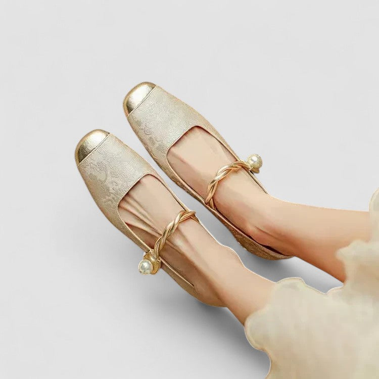Camille | Babies satinées à talon bijou